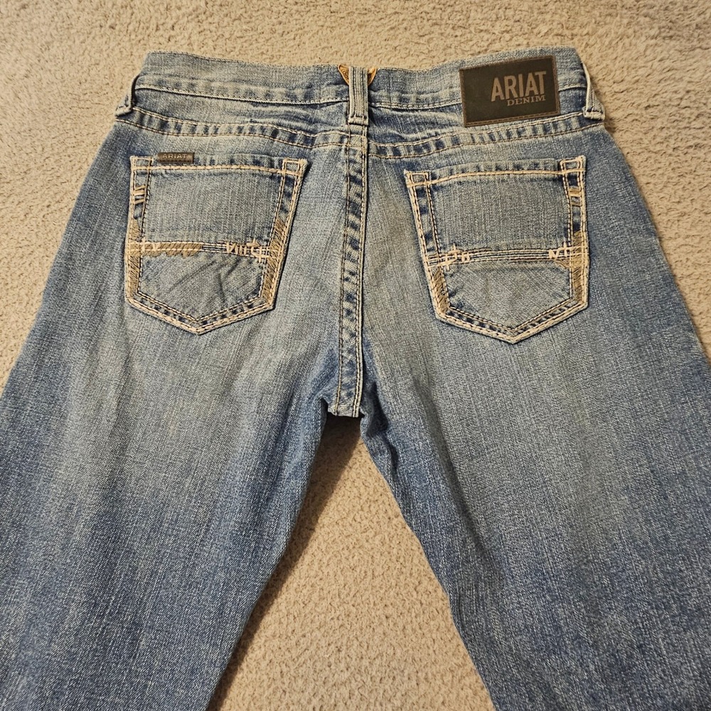 Ariat M7 Slim Fit Straight Leg Jeans Mens Size 30x32 Medium Wash Denim Stretch
